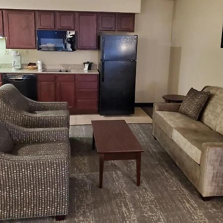 Cobblestone Suites - Oshkosh Bagian luar foto