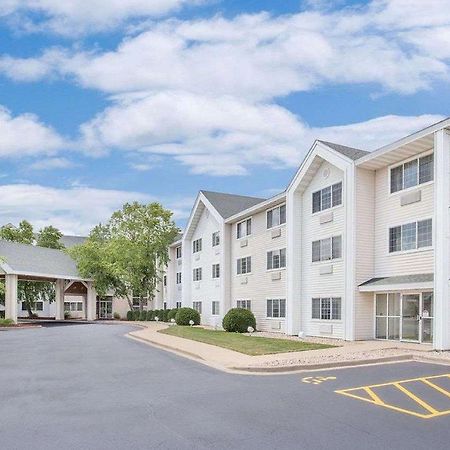 Cobblestone Suites - Oshkosh Bagian luar foto