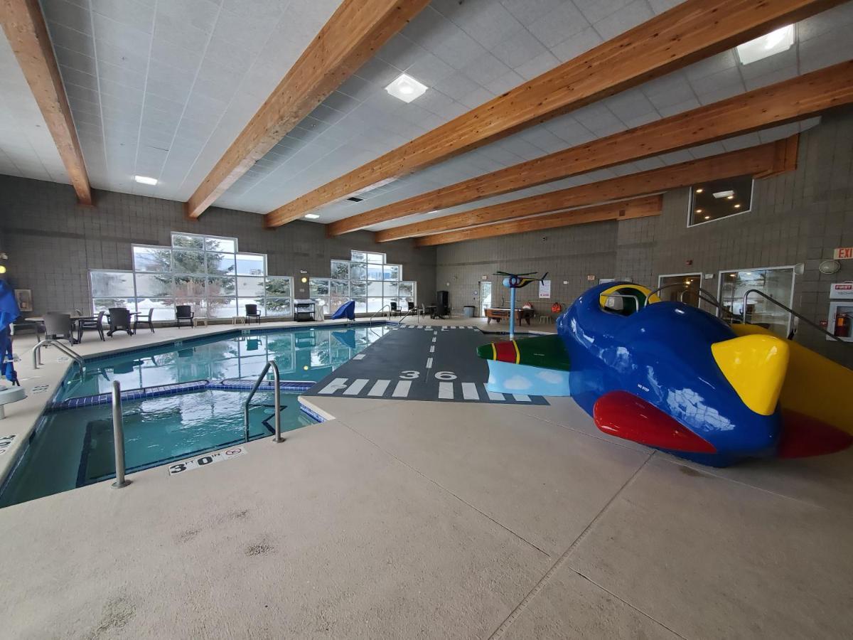 Cobblestone Suites - Oshkosh Bagian luar foto