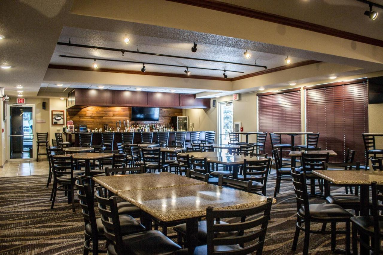 Cobblestone Suites - Oshkosh Bagian luar foto