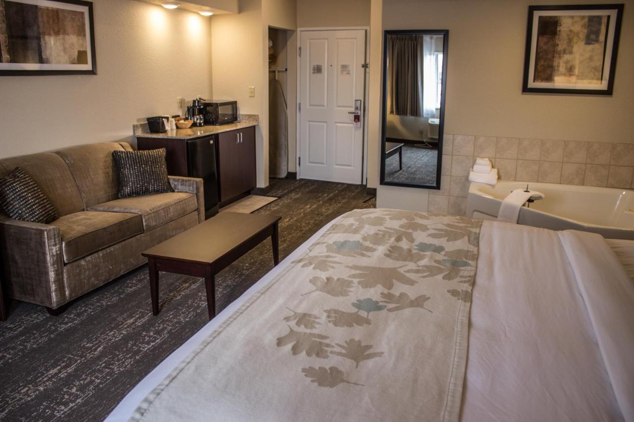 Cobblestone Suites - Oshkosh Bagian luar foto