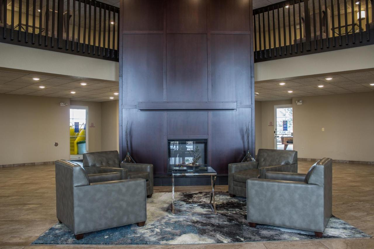 Cobblestone Suites - Oshkosh Bagian luar foto