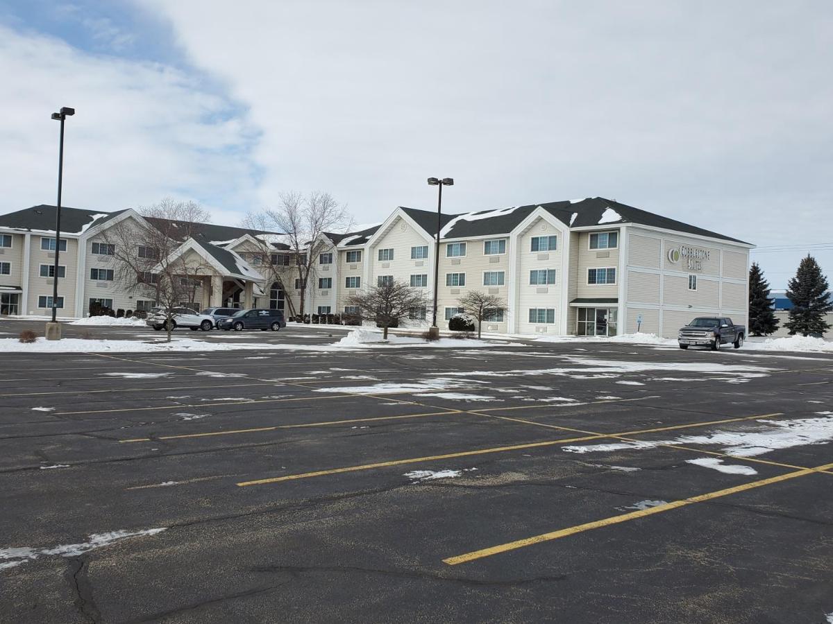 Cobblestone Suites - Oshkosh Bagian luar foto