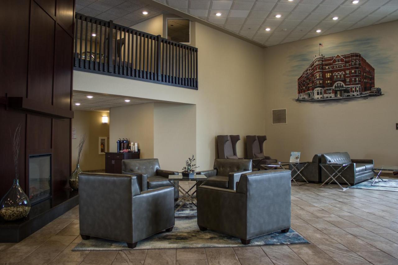 Cobblestone Suites - Oshkosh Bagian luar foto
