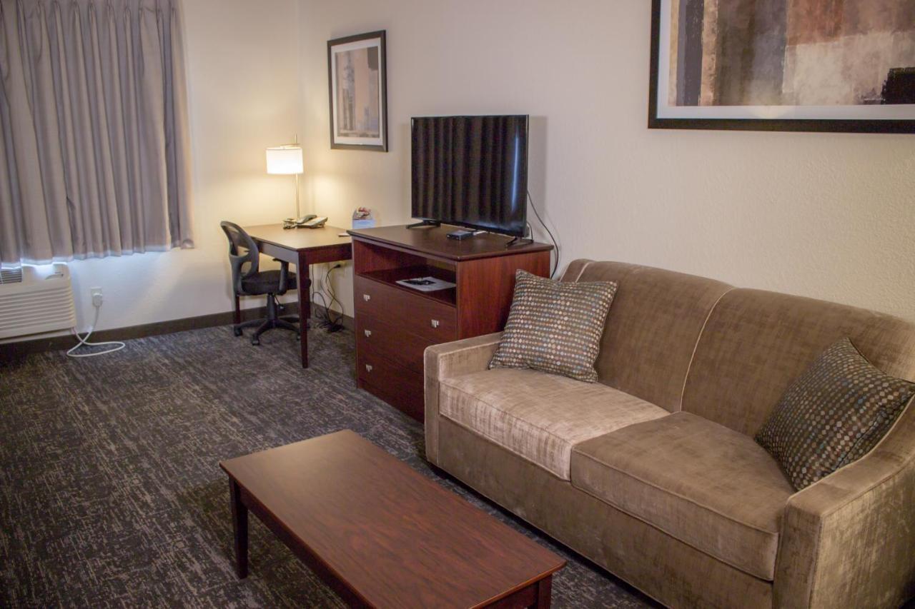 Cobblestone Suites - Oshkosh Bagian luar foto