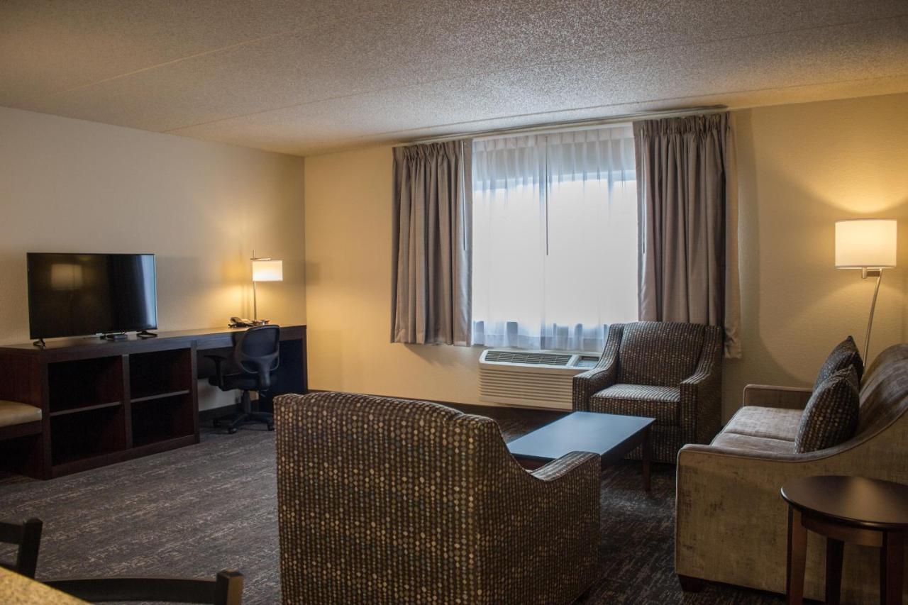 Cobblestone Suites - Oshkosh Bagian luar foto