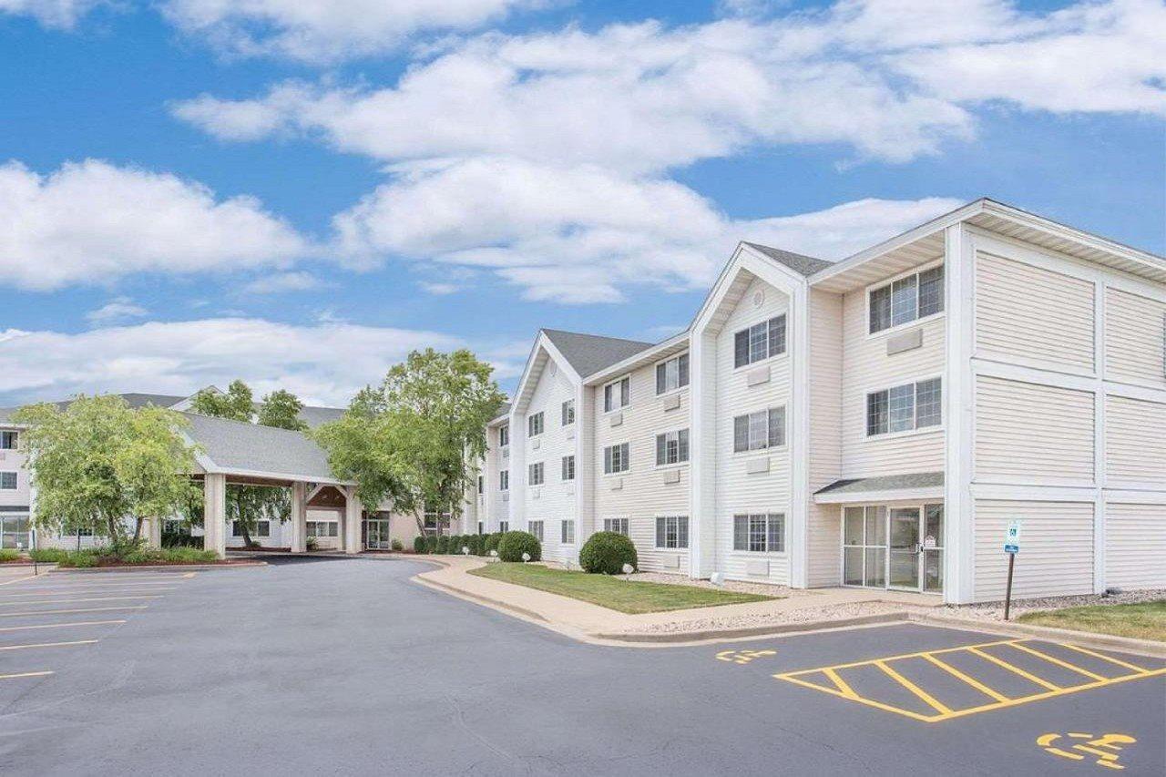 Cobblestone Suites - Oshkosh Bagian luar foto